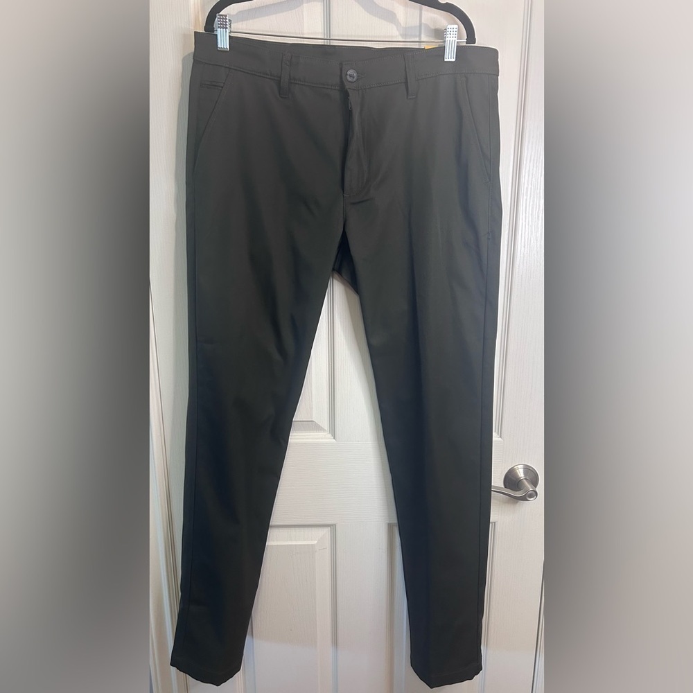“Vintage 1946” Men's Dark Green/Khaki Modern Fit Performance Chinos w/ Pockets